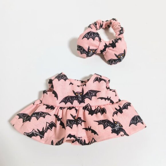 Pink Bat Dress and Matching Bow Handmade Outfit for Made for Labubu - Picture 5 of 7